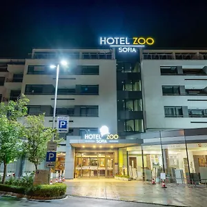 Zoo - Secured Paid Parking Ξενοδοχείο