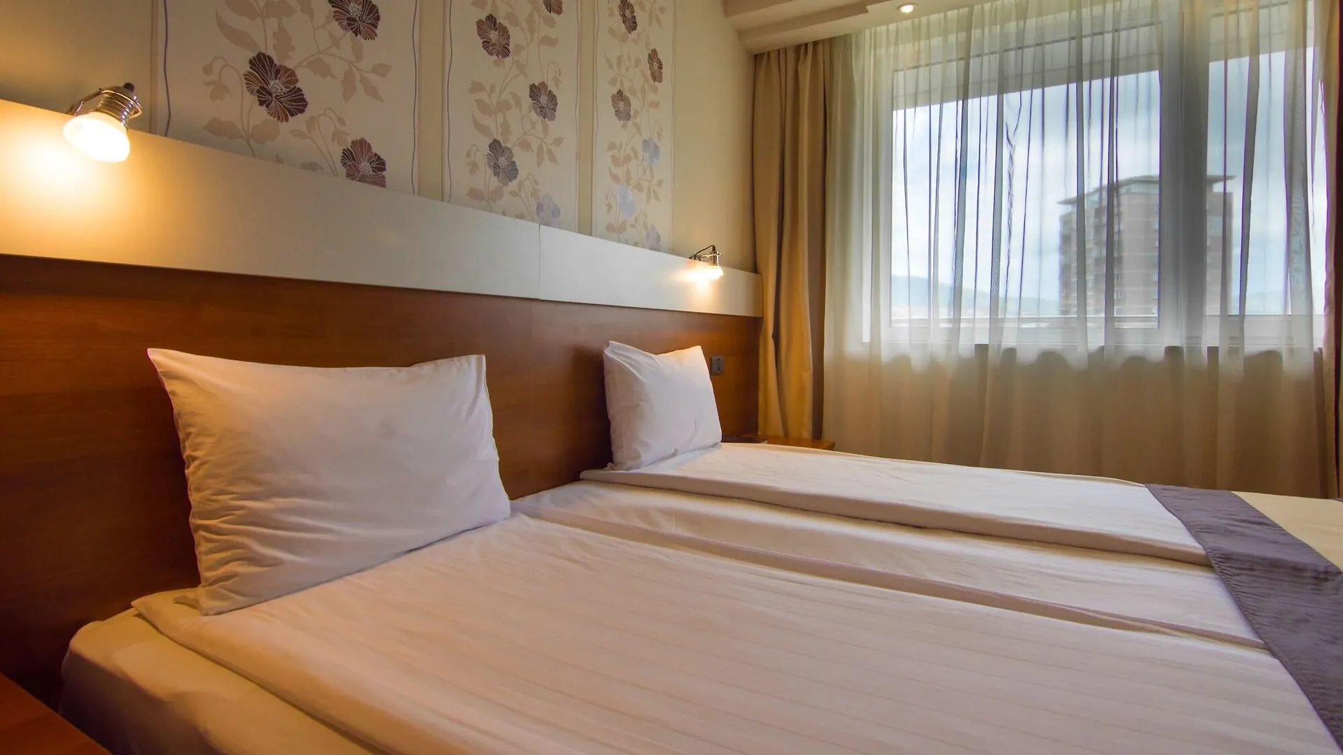 Hotel Forum - Free Parking Sofia